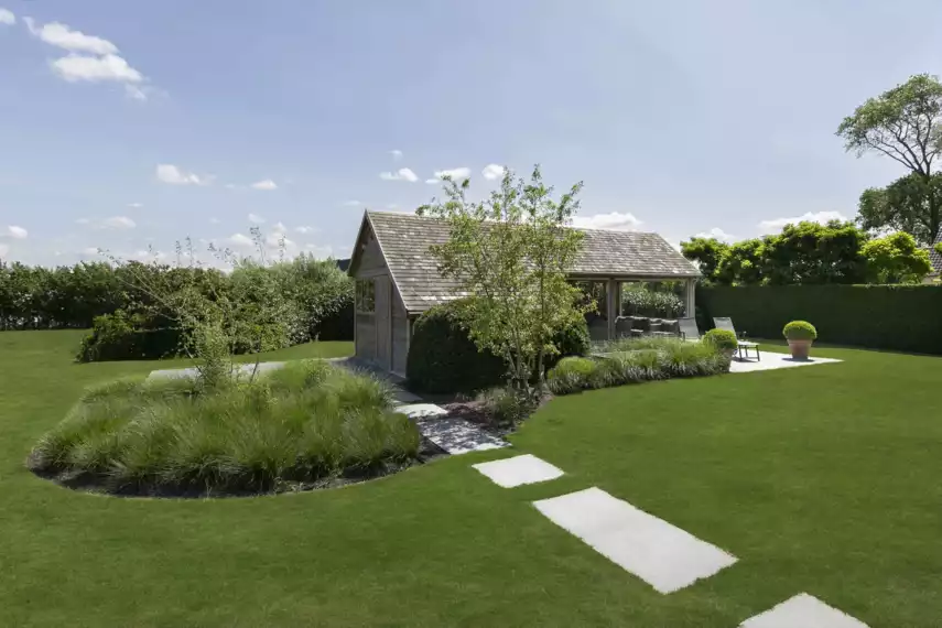 Landelijke tuin-Landelijke tuin met bijhuisje en organische haagmassieven te Veurne (9)
